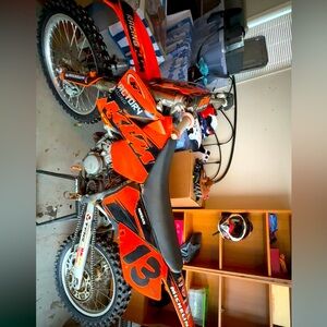 Ktm 125sx racing dirtbike